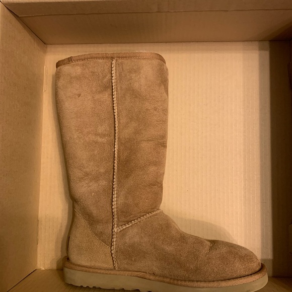 Size 6 Tall Ugg Tan Boots - Picture 7 of 15